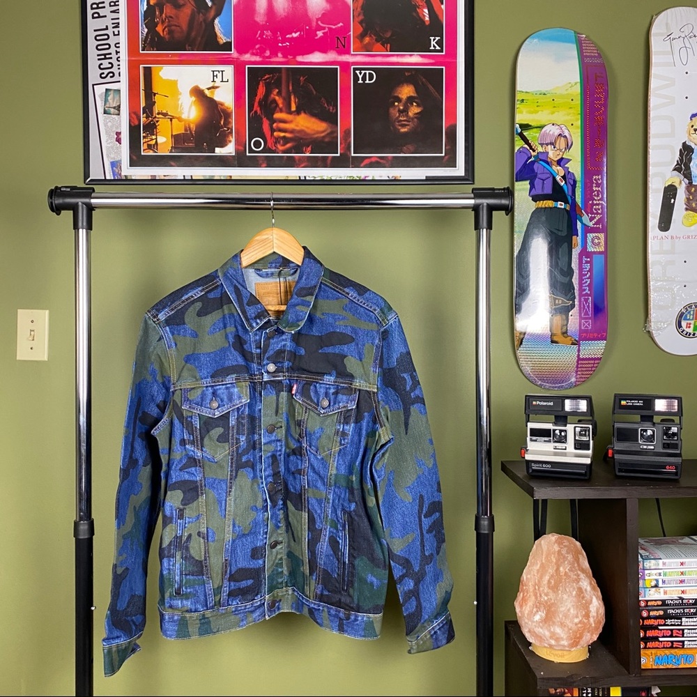 Men’s Levi’s Premium Camo Jean Jacket Size L